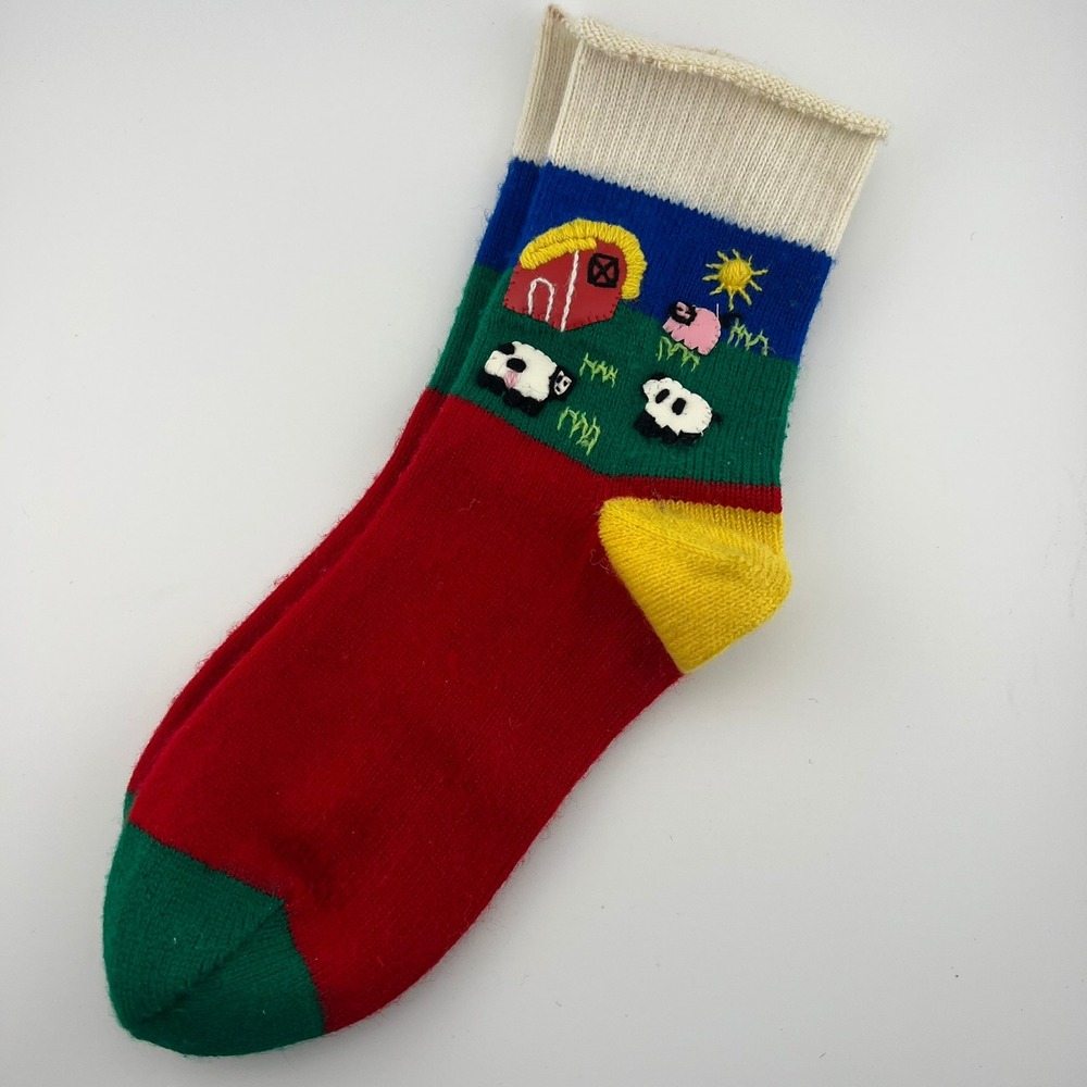 Vintage 1988 Cynthia McKinney Farm Socks Sheep Barn‎ Scene Knit Acrylic 8" Foot